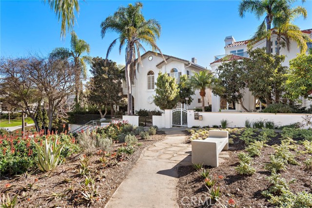 Detail Gallery Image 6 of 28 For 322 Jasmine Ave, Corona Del Mar,  CA 92625 - 4 Beds | 2 Baths