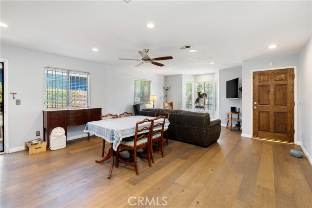 11905 Freeman, Hawthorne CA: https://media.crmls.org/medias/120e5184-afbb-4d95-a1bf-feb91ca75c09.jpg