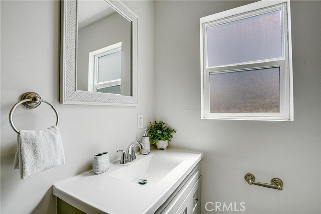 Detail Gallery Image 20 of 38 For 1301 S Hudson Ave, Los Angeles,  CA 90019 - 2 Beds | 2 Baths