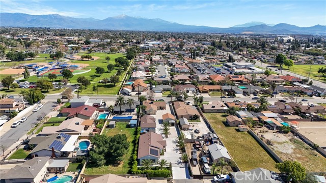 Detail Gallery Image 2 of 26 For 9614 Cypress, Fontana,  CA 92335 - – Beds | – Baths