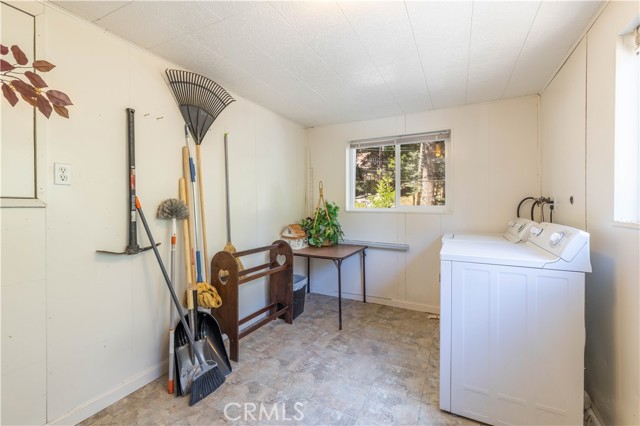 Detail Gallery Image 22 of 37 For 860 E Victoria Ct, Lake Arrowhead,  CA 92352 - 2 Beds | 1/1 Baths