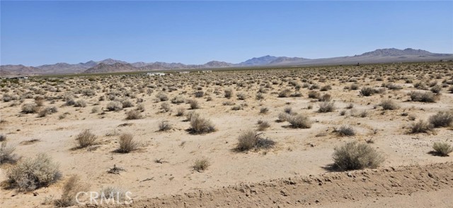 Detail Gallery Image 2 of 3 For 800 Smoke Bush Rd, Lucerne Valley,  CA 92356 - – Beds | – Baths