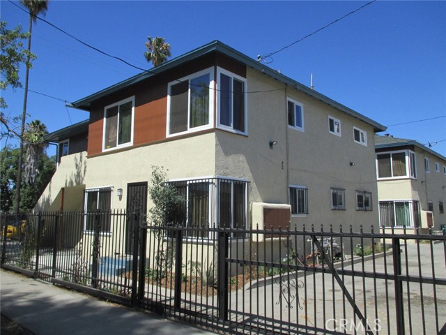 346 W Palm Street, Compton CA: https://media.crmls.org/medias/120f9779-7e5b-4e18-b644-acb7228dc067.jpg