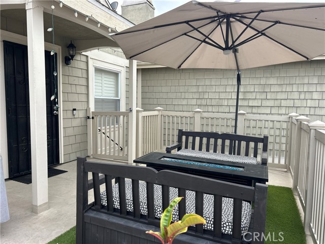 16041 Warmington Lane, Huntington Beach CA: https://media.crmls.org/medias/121031c5-bcc9-4835-a165-7285275eae83.jpg