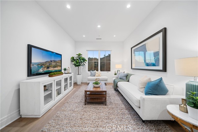 101 Lustro, Irvine CA: https://media.crmls.org/medias/1210663a-6ab6-4d0e-b0a3-653d93df1921.jpg