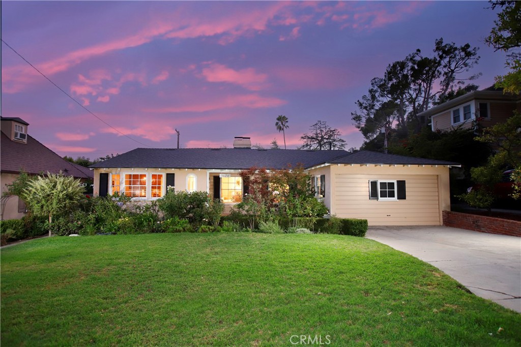 1624 Santa Barbara Avenue