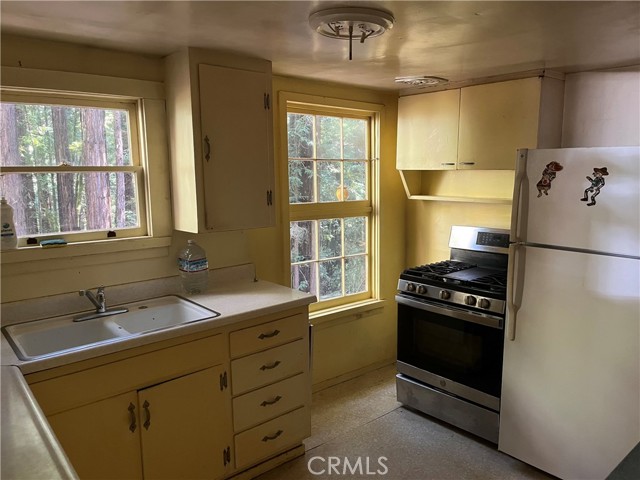 Detail Gallery Image 6 of 40 For 16125 Bittner Rd, Occidental,  CA 95465 - 4 Beds | 2 Baths