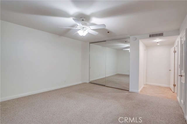 Huge Master Bedroom en suite Huge Master Bedroom en suite