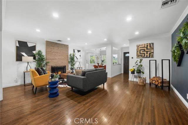5834 Costello Avenue, Van Nuys CA: https://media.crmls.org/medias/12132bf3-032d-4d72-bb9f-9bd056900ad8.jpg
