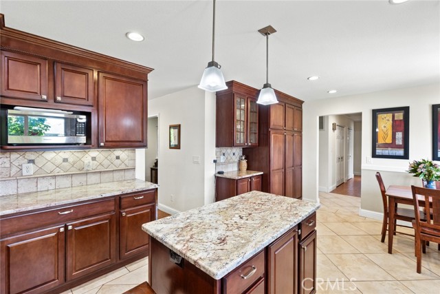 Detail Gallery Image 12 of 39 For 63 Our Way, Chico,  CA 95973 - 3 Beds | 2/1 Baths