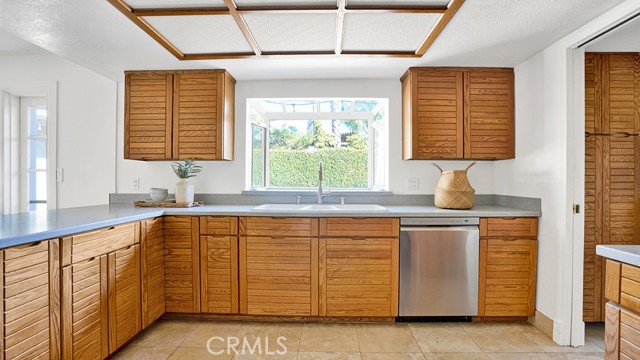 Detail Gallery Image 11 of 33 For 5011 Cambridge, Westminster,  CA 92683 - 4 Beds | 2/1 Baths