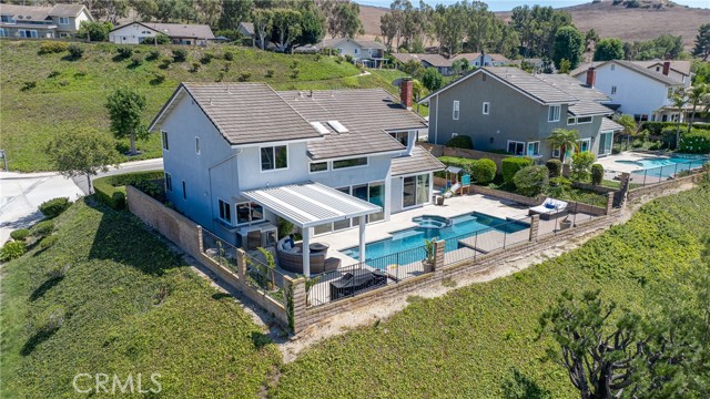6691 E Smokewood Circle, Anaheim CA: https://media.crmls.org/medias/12141b17-2c97-4ea5-907c-ce7fa9c65934.jpg