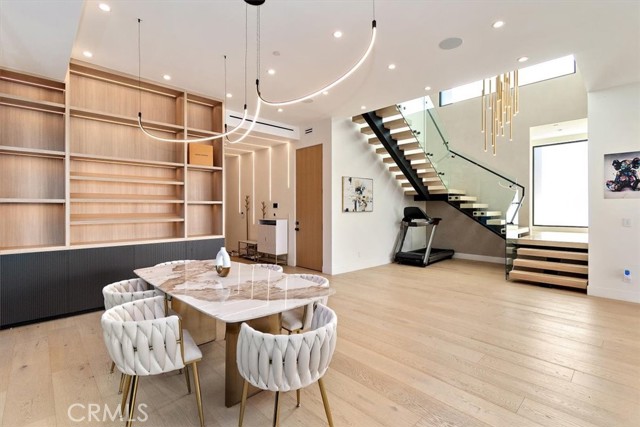 Detail Gallery Image 9 of 44 For 5347 Natick Ave, Sherman Oaks,  CA 91411 - 5 Beds | 5/1 Baths