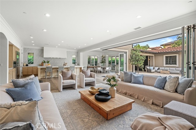 117 Andirons, Irvine CA: https://media.crmls.org/medias/121665f7-c107-440c-8fb7-ae6819239ad8.jpg