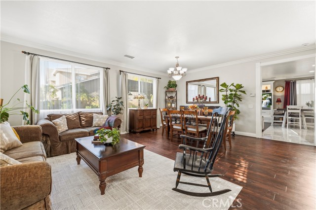 Detail Gallery Image 7 of 49 For 22029 Superior Ct, Saugus,  CA 91390 - 4 Beds | 2/1 Baths