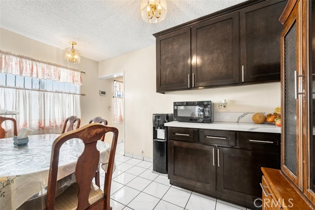 Detail Gallery Image 8 of 26 For 10208 S San Pedro St, Los Angeles,  CA 90003 - 2 Beds | 2 Baths