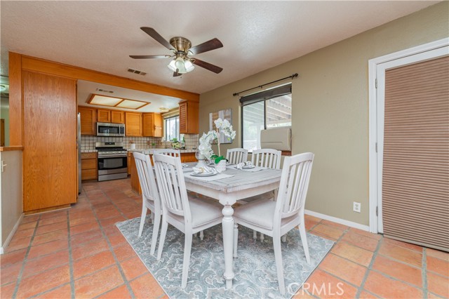 1181 Barkley Ranch Road, Pinon Hills CA: https://media.crmls.org/medias/12177af0-4be8-42e7-954f-3d3e7cccfeb9.jpg