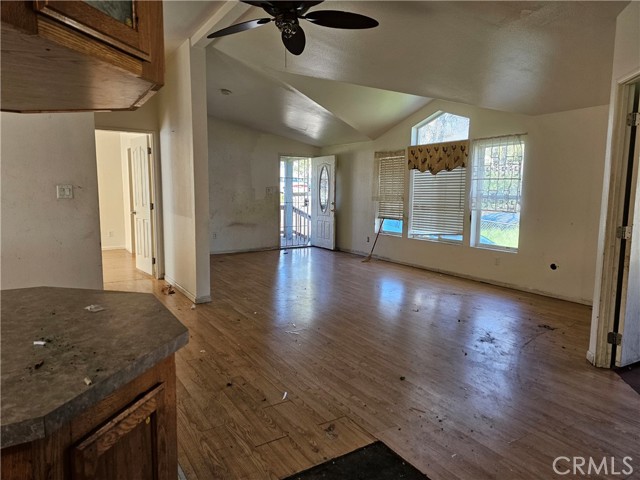 Detail Gallery Image 2 of 29 For 16023 18th Ave, Clearlake,  CA 95422 - 2 Beds | 2 Baths