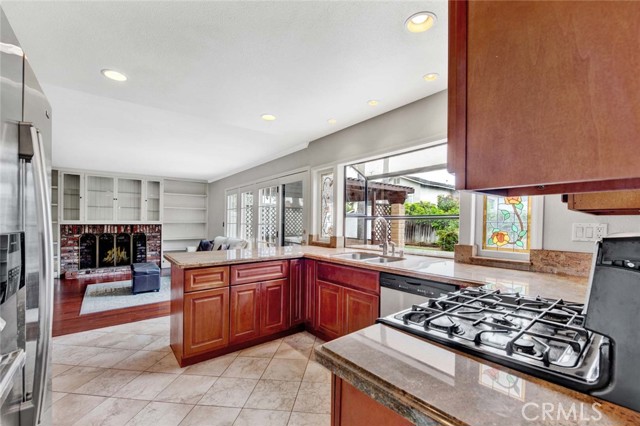Detail Gallery Image 5 of 31 For 14532 Westfall Rd, Tustin,  CA 92780 - 4 Beds | 2/1 Baths