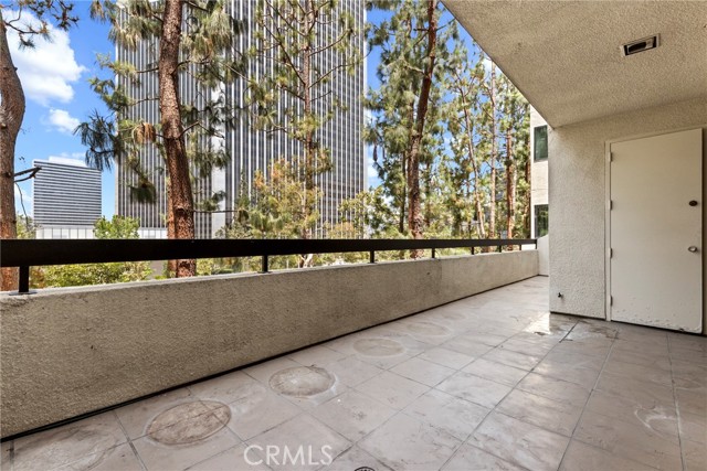 2122 Century Park Lane, Los Angeles CA: https://media.crmls.org/medias/1217c59d-69ee-4d77-ad47-1ec00389a130.jpg