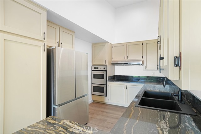 2002 Barranca, Newport Beach CA: https://media.crmls.org/medias/121896cd-eec8-4182-a22a-1688daea33b6.jpg