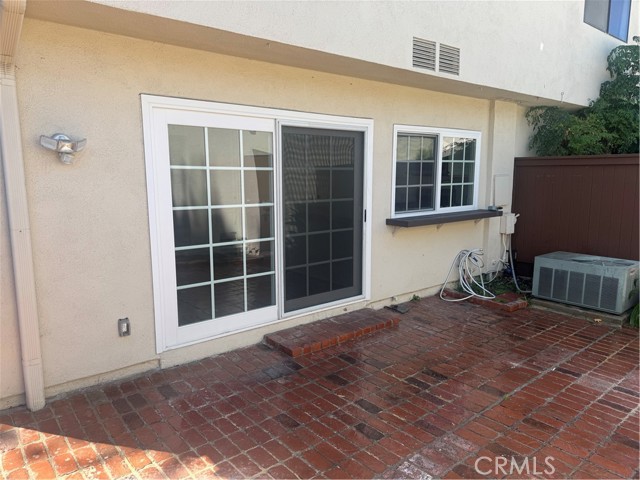 Detail Gallery Image 8 of 14 For 1958 Mount Shasta Dr, San Pedro,  CA 90732 - 2 Beds | 2/1 Baths