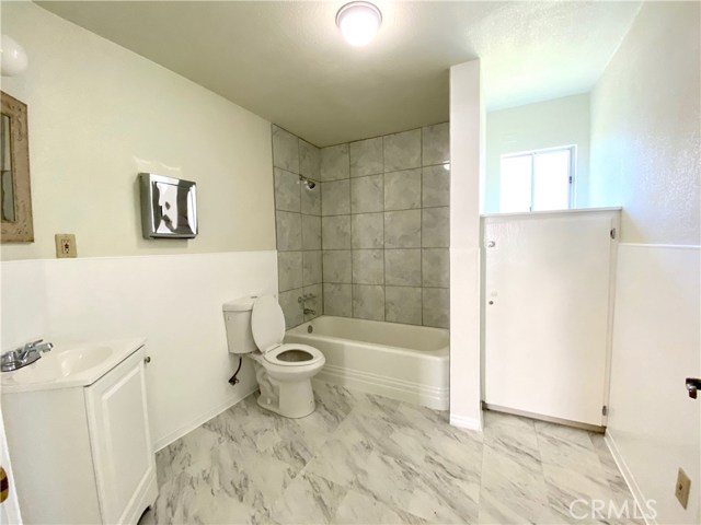 Detail Gallery Image 17 of 25 For 101 S. Olive, Rialto,  CA 92673 - 6 Beds | 2 Baths