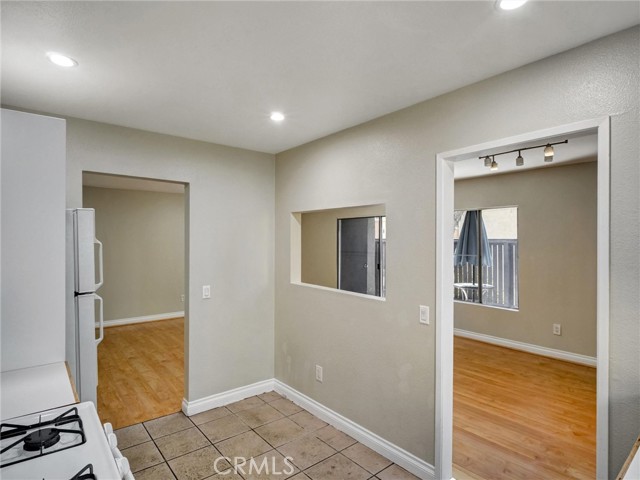 Detail Gallery Image 9 of 28 For 18350 Hatteras #123,  Tarzana,  CA 91356 - 3 Beds | 2 Baths