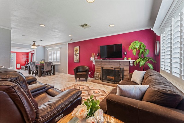 16080 San Jacinto Avenue, Fontana CA: https://media.crmls.org/medias/121a5c37-b390-49d3-9c2d-c147a7676362.jpg