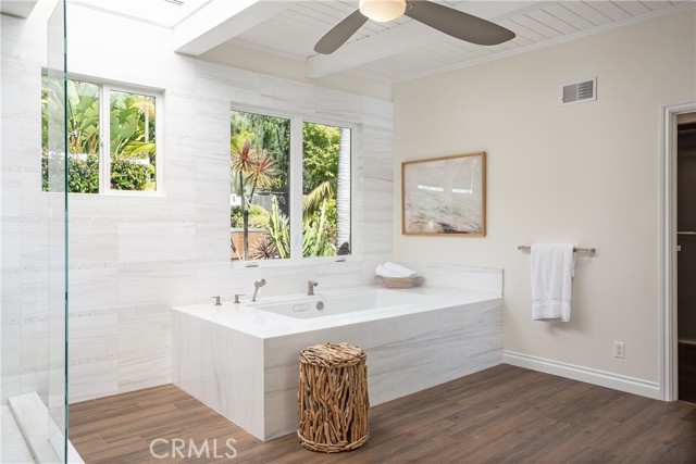 Detail Gallery Image 13 of 33 For 366 High Dr, Laguna Beach,  CA 92651 - 4 Beds | 4/1 Baths