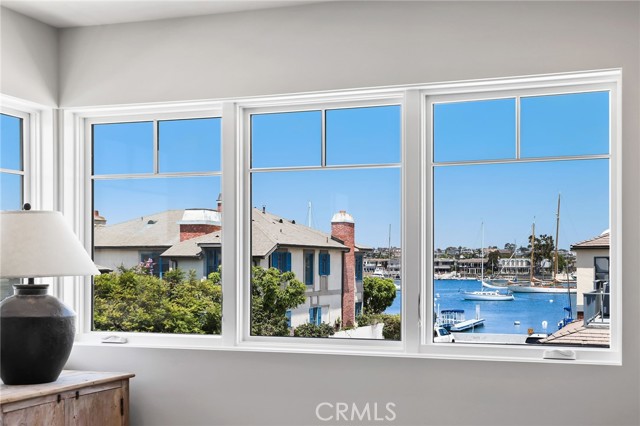 825 W Bay Avenue, Newport Beach CA: https://media.crmls.org/medias/121ae56d-2485-4e0d-89f7-757f4423ee91.jpg
