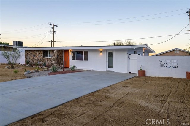 22470 Fawnridge Drive, Palm Springs CA: https://media.crmls.org/medias/121b5c95-de04-4cc0-92d0-094d035d16c9.jpg