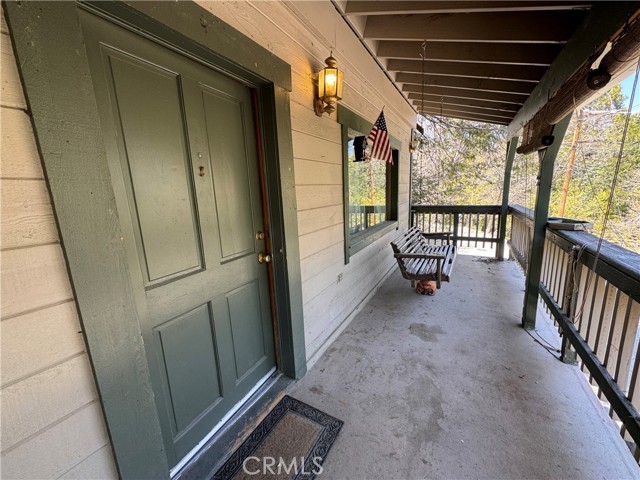 Detail Gallery Image 5 of 41 For 814 Glen View Ln, Twin Peaks,  CA 92391 - 3 Beds | 2 Baths