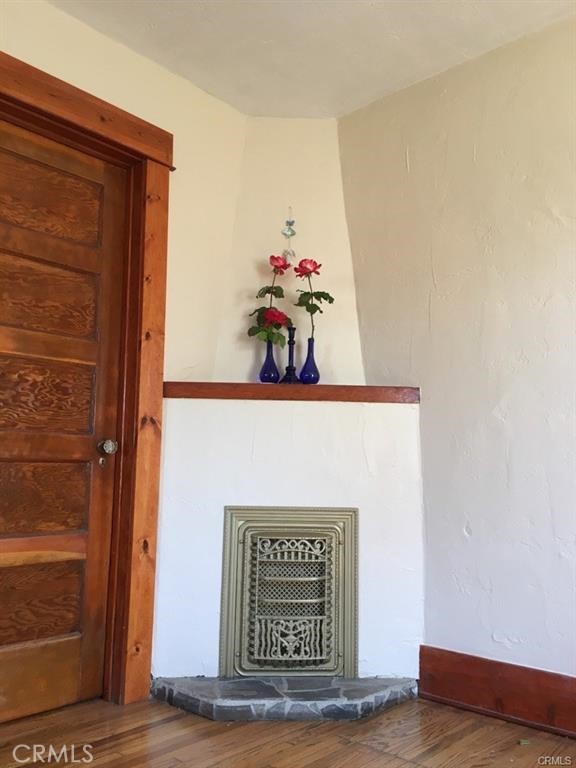 Detail Gallery Image 5 of 14 For 324 Ximeno Ave, Long Beach,  CA 90814 - 3 Beds | 1 Baths