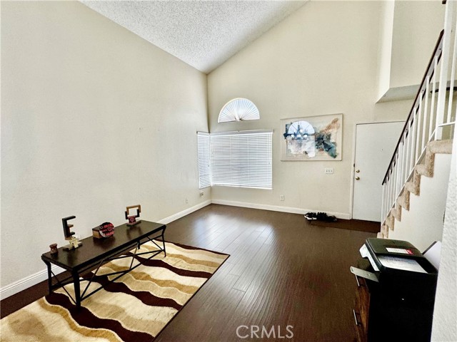 11308 Sherwood Court, Fontana CA: https://media.crmls.org/medias/121e01e1-f7af-4c72-a0fa-bbf217a1d12f.jpg