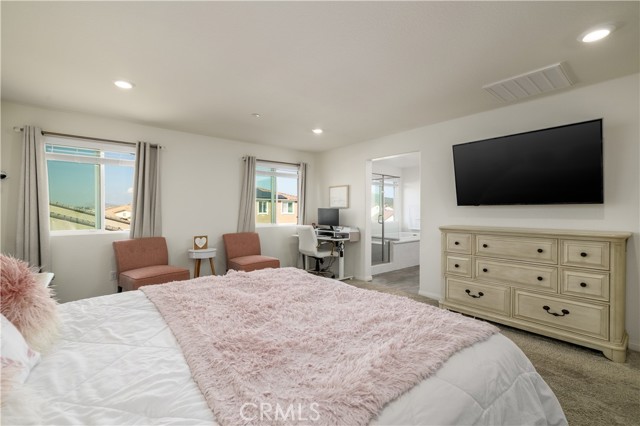 Detail Gallery Image 12 of 24 For 30538 Oasis Rd., Murrieta,  CA 92563 - 5 Beds | 3 Baths