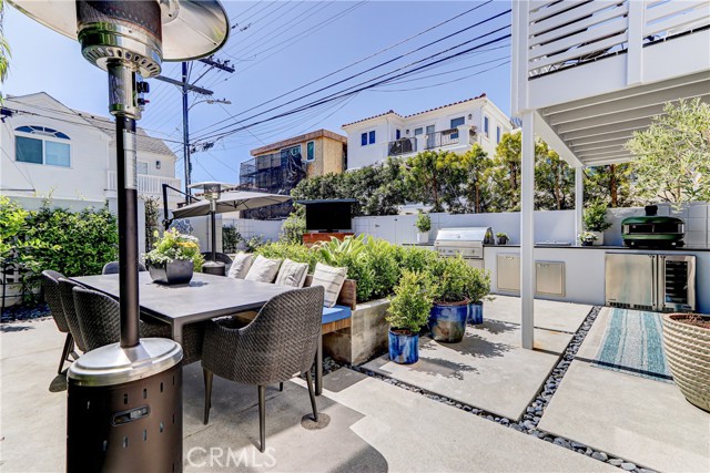 316 5th Street, Manhattan Beach CA: https://media.crmls.org/medias/121eb93e-31ea-436d-a7d9-2e31f20c482a.jpg
