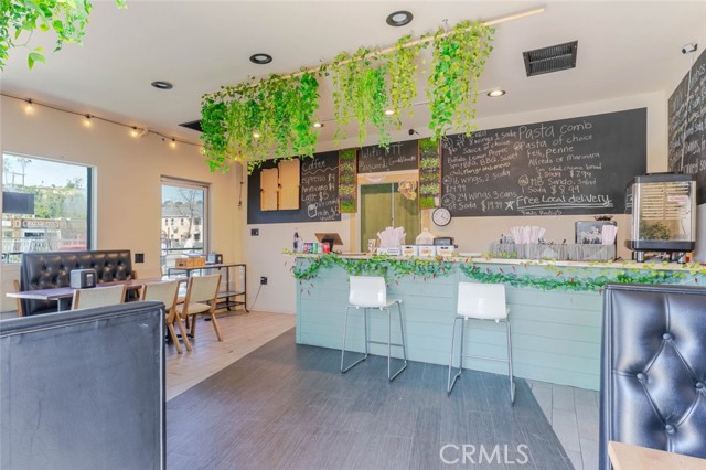 4732 Eagle Rock Boulevard, Los Angeles CA: https://media.crmls.org/medias/121f65a5-53c9-4ce5-95b7-0a24ca5bc650.jpg