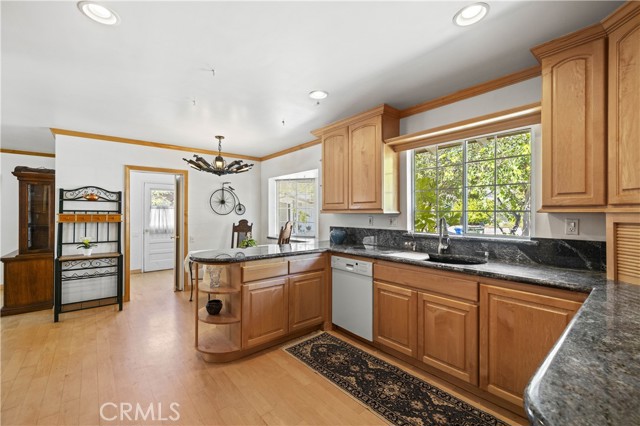 Detail Gallery Image 11 of 53 For 2272 Colmena St, La Canada Flintridge,  CA 91011 - 4 Beds | 2 Baths