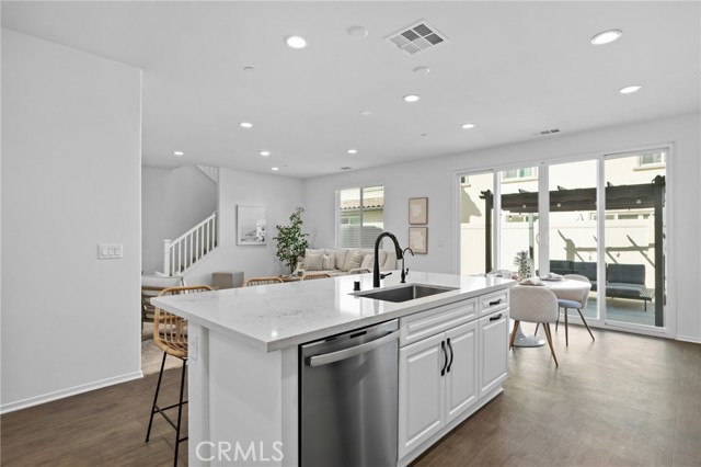 Detail Gallery Image 8 of 56 For 24085 Midvale Ct, Corona,  CA 92883 - 4 Beds | 3 Baths