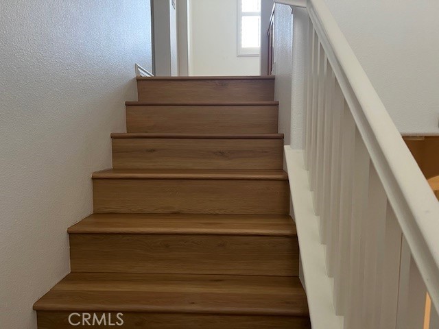 https://media.crmls.org/medias/1220bca1-2494-4907-93ea-560f9d593a2f.jpg?preset=X-Large
