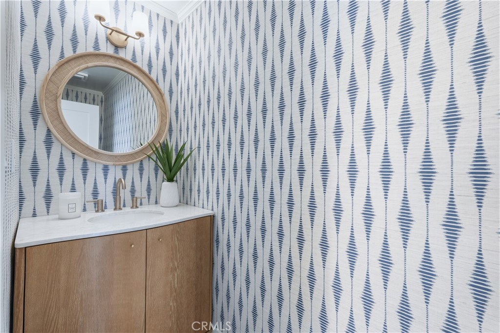 https://media.crmls.org/medias/1220eebd-8130-4b4b-9c1a-408c9c25e186.jpg?preset=X-Large