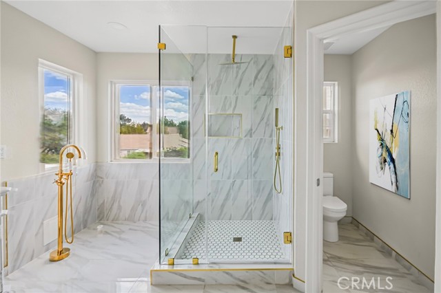 6 Bed Home for Sale in Victorville, California