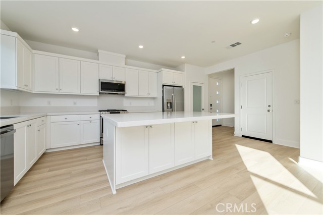 330 Proctor, Irvine CA: https://media.crmls.org/medias/1221a739-6dd1-47f9-b224-2867f629c97b.jpg
