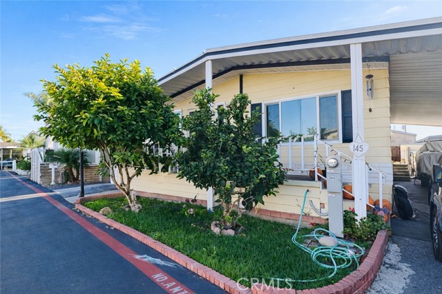 Front Image Thumbnail for CRDW25268570