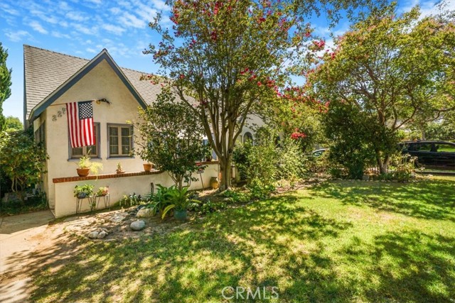 2270 E Orange Grove Boulevard, Pasadena CA: https://media.crmls.org/medias/1221fa3f-faac-4983-8966-fe6fe6d52160.jpg
