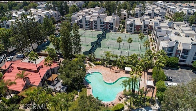 Detail Gallery Image 1 of 10 For 21550 Burbank Blvd #113,  Woodland Hills,  CA 91367 - 2 Beds | 2 Baths