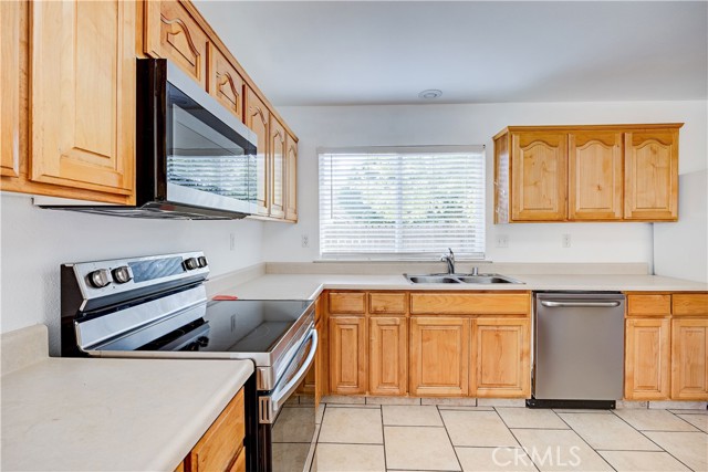 Detail Gallery Image 13 of 70 For 1219 Daybreak Dr, Merced,  CA 95348 - 4 Beds | 3/1 Baths