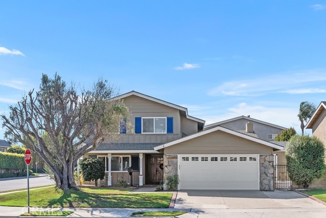 Detail Gallery Image 2 of 33 For 3831 Wisteria St, Seal Beach,  CA 90740 - 4 Beds | 3 Baths