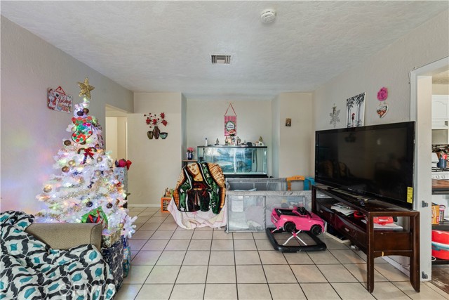 Detail Gallery Image 12 of 43 For 442 N Victoria, San Jacinto,  CA 92583 - 3 Beds | 2/1 Baths